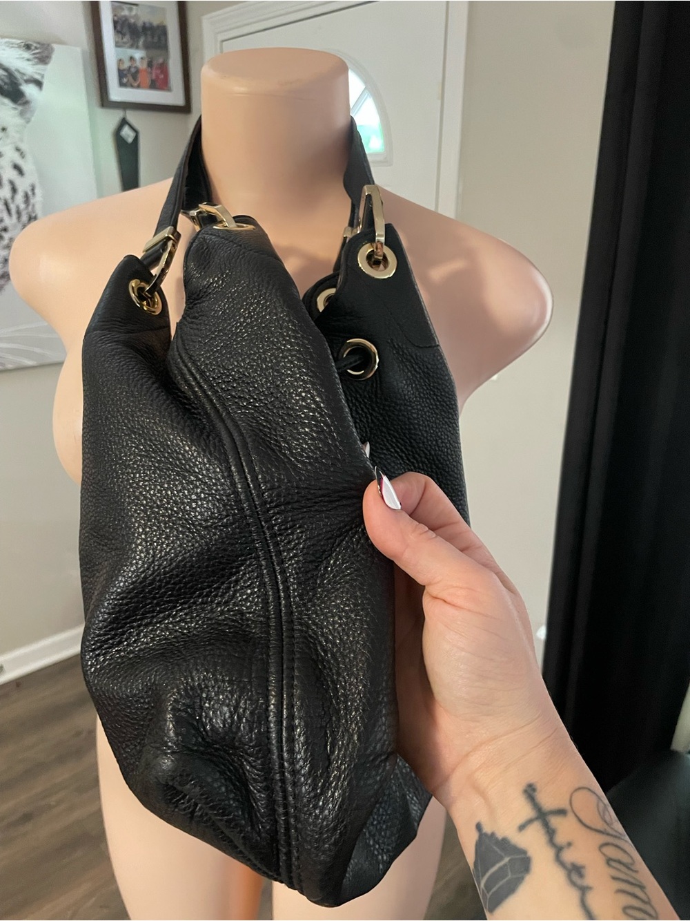 MICHAEL Michael Kors Camden Black Leather Drawstring Hobo Bag purse  gold tassel - Picture 5 of 13